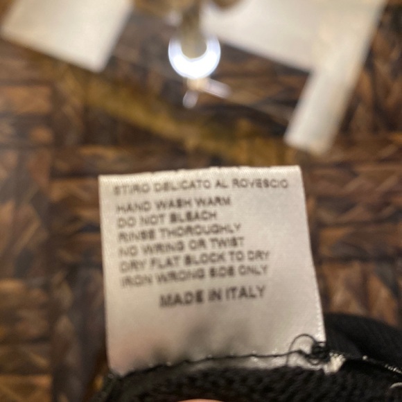 Unique turtle neck sweater - Picture 8 of 8